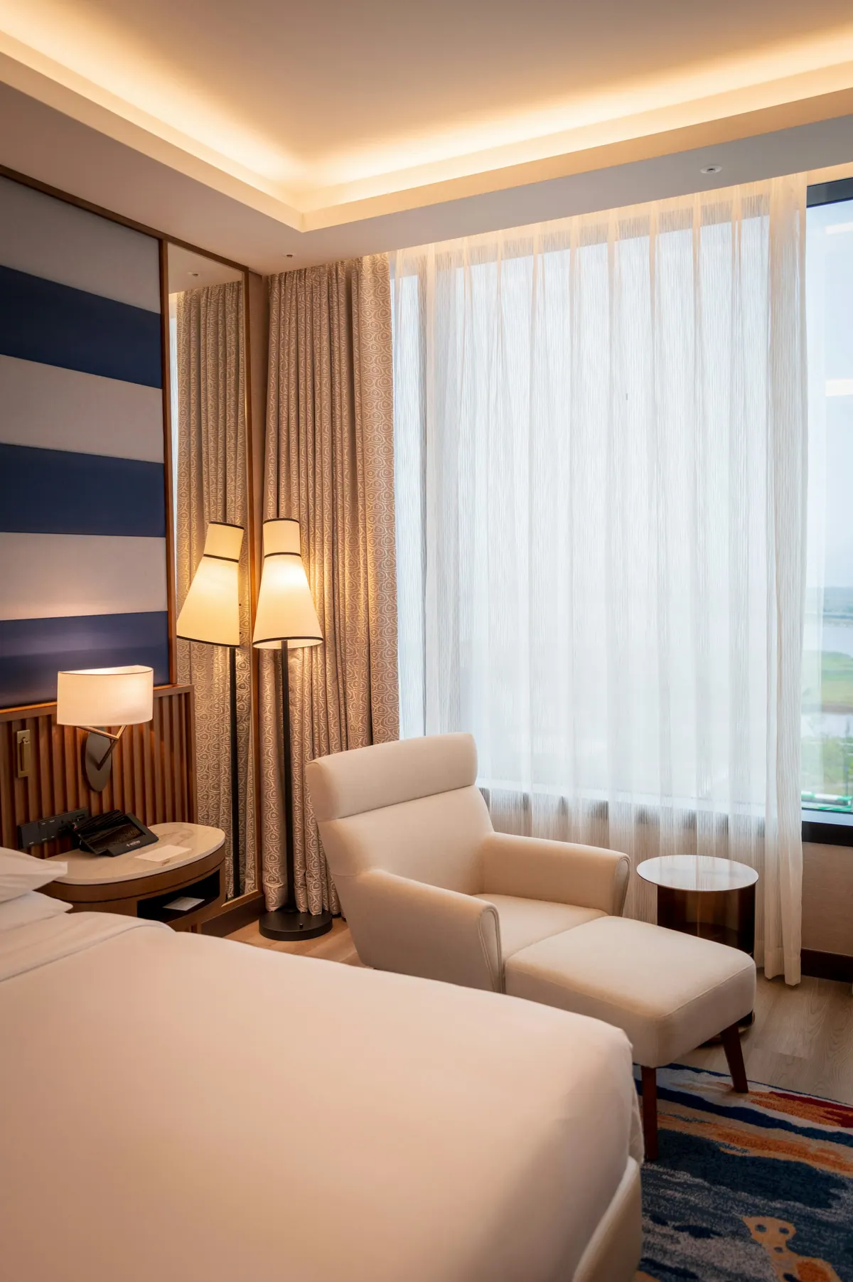 Hotel room sa Incheon na may tanawin ng lungsod